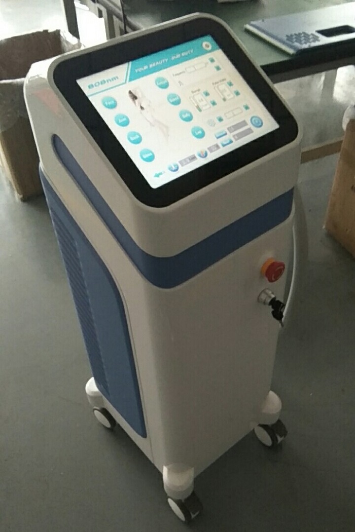 <b><i><a class='text-danger' title='máy triệt lông' href=http://aaubeauty.com/thiet-bi-tham-my-47/>máy triệt lông</a></i></b> diode laser -1