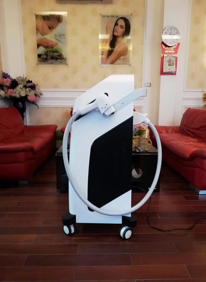 <b><i><a class='text-danger' title='máy triệt lông' href=http://aaubeauty.com/thiet-bi-tham-my-47/>máy triệt lông</a></i></b> diode laser -1